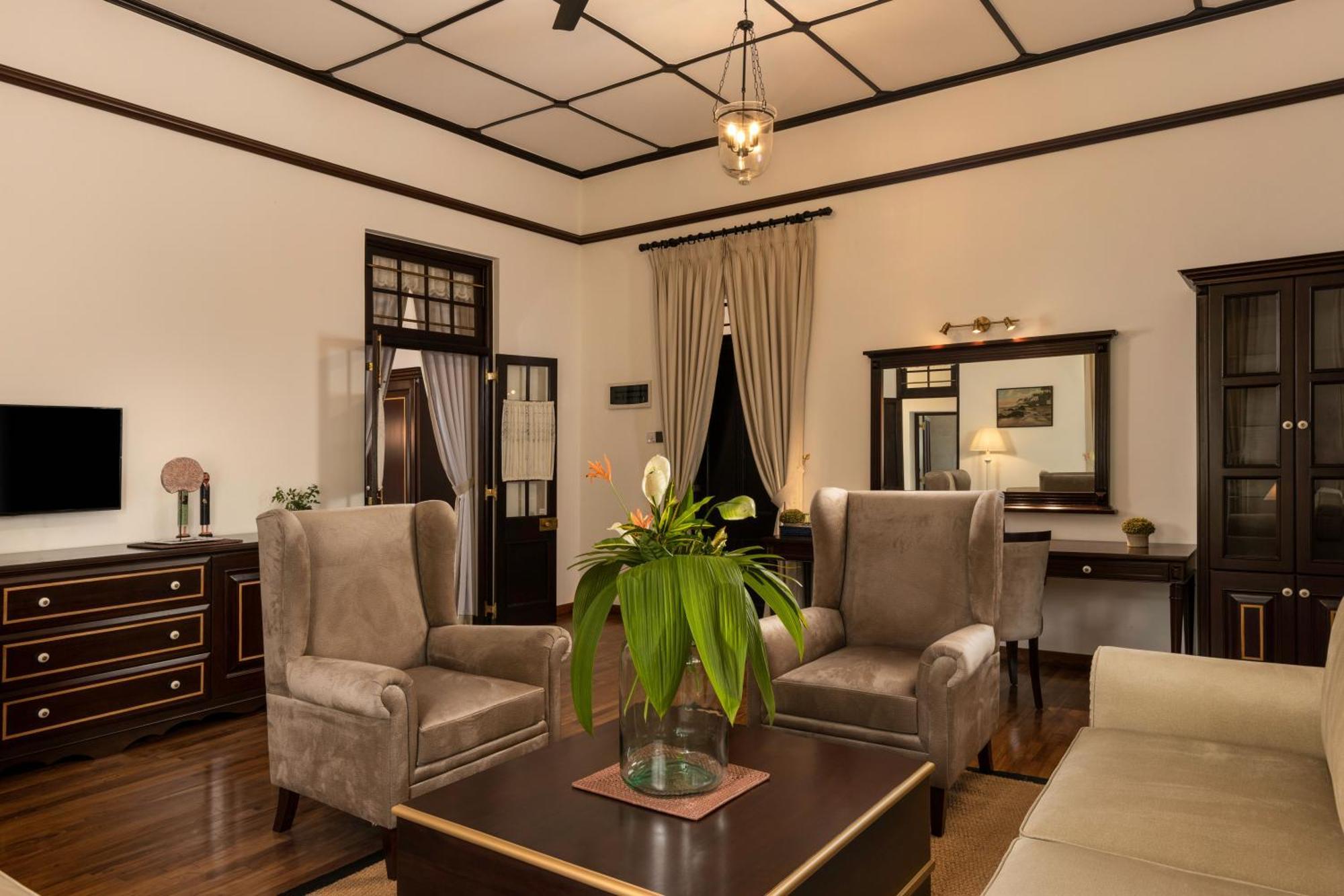 The Grand Walawwa Hotel Пинавала Екстериор снимка