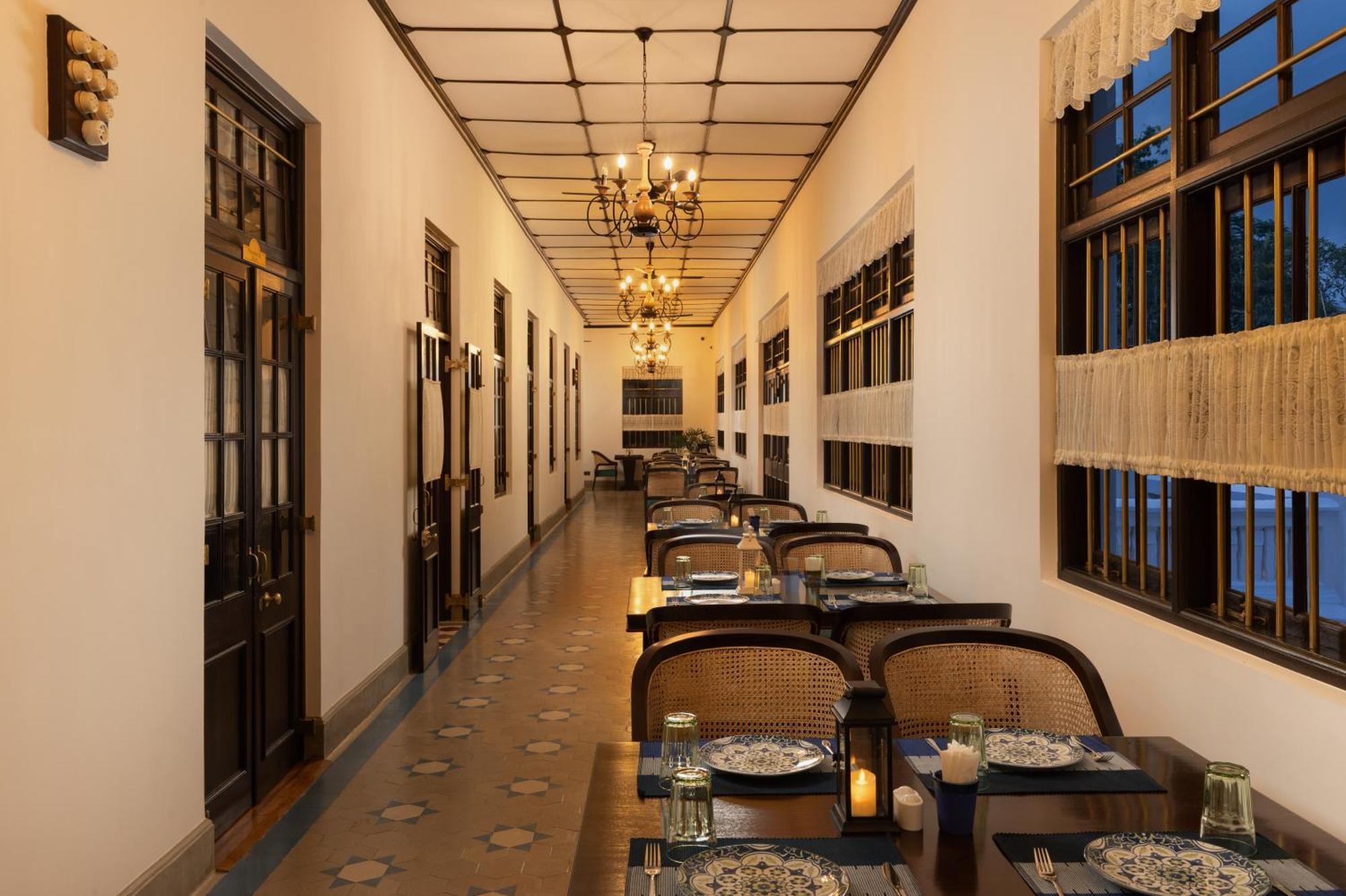 The Grand Walawwa Hotel Пинавала Екстериор снимка